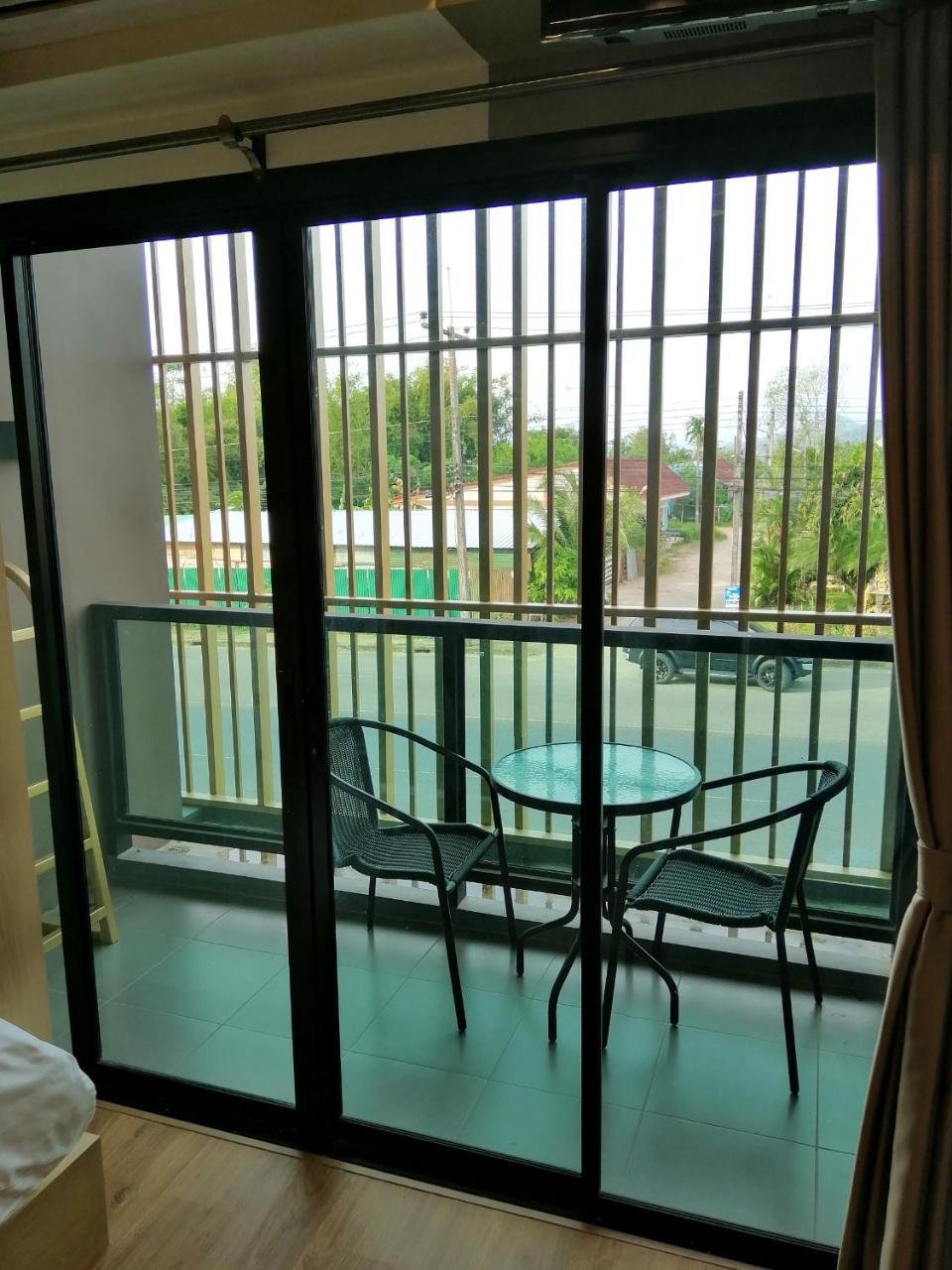La La Moon Krabi Poshtel'N' Pool Bed & Breakfast Dış mekan fotoğraf